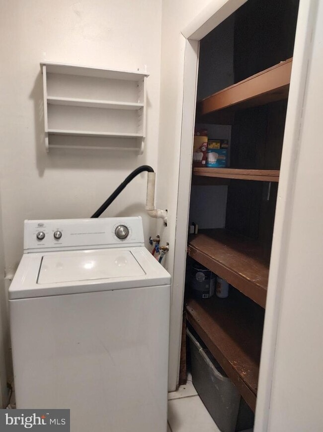 Building Photo - 1821 Parkside Dr