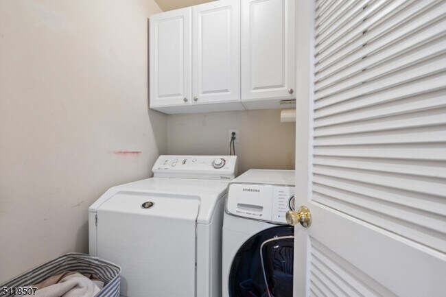 Building Photo - 29 Newell St