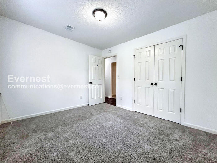 Building Photo - 3136 Lower Creek Dr