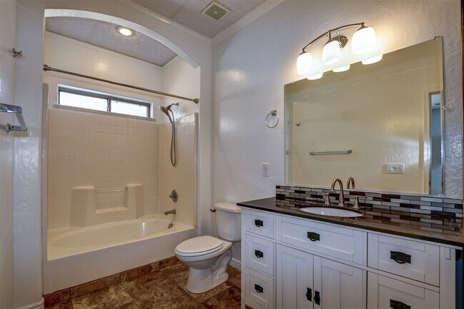 Building Photo - 3 bedroom, 2 bathroom home in Granville