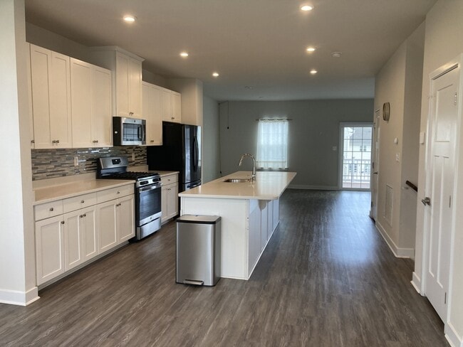 Building Photo - 301 Theodora Way