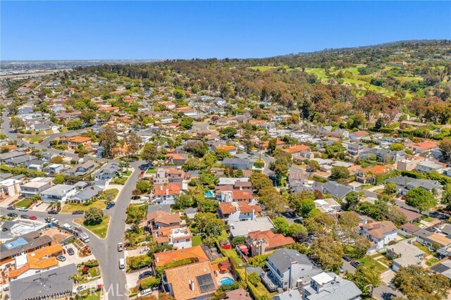 Building Photo - 221 Vía Alameda