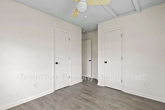 Building Photo - 3027 Azalea Dr
