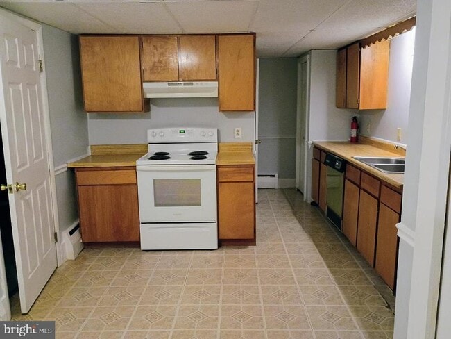 Building Photo - 19 W Locust St