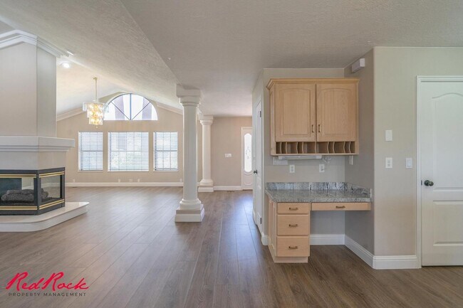 Building Photo - Spacious 6 Bedroom Home with a Balcony!