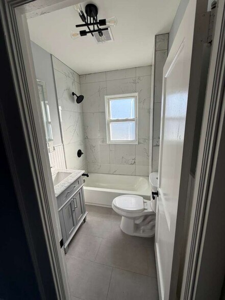 Building Photo - 216 Orange Ave