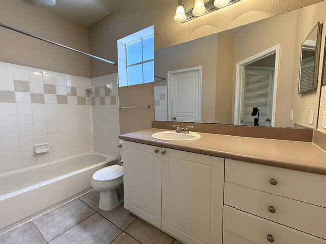 Building Photo - 9301 Crescent Loop Cir