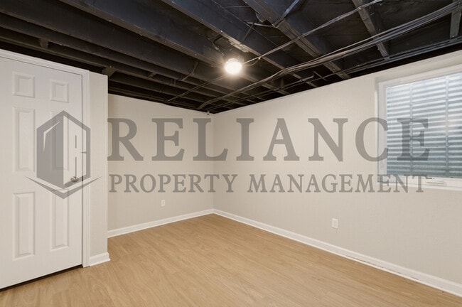 Building Photo - 1415 N Prairie Ln