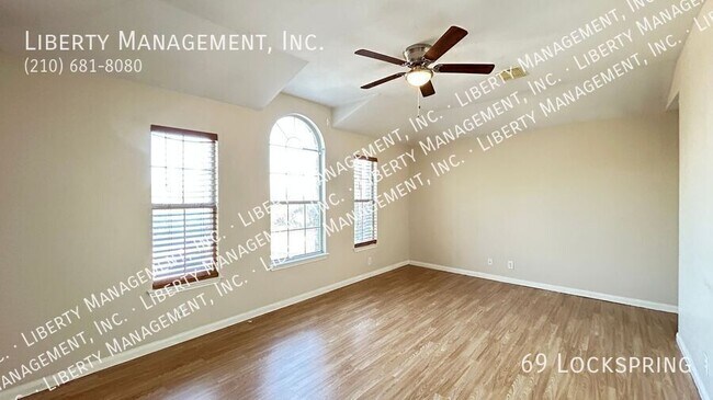 Building Photo - 69 Lockspring-