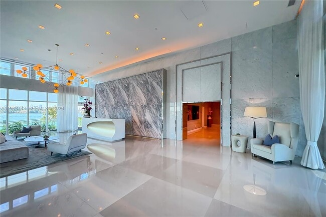 Building Photo - 540 West Ave