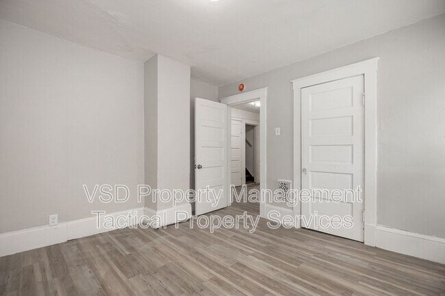 Building Photo - 1583 E 84th St