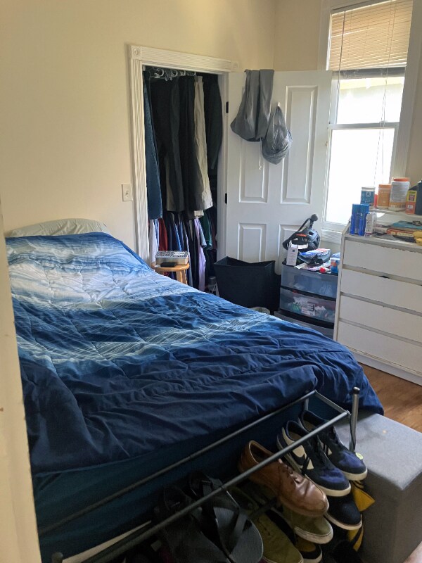 Building Photo - 1905 Oak St