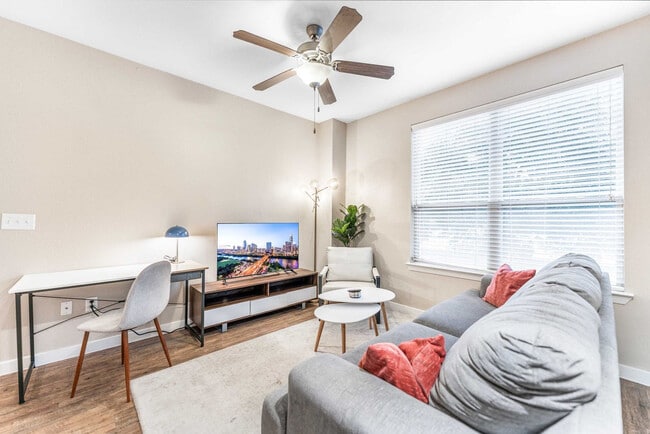 Building Photo - 501 E Oltorf St