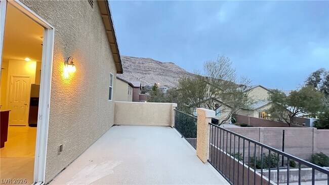 Building Photo - 10160 Hollis Mountain Ave