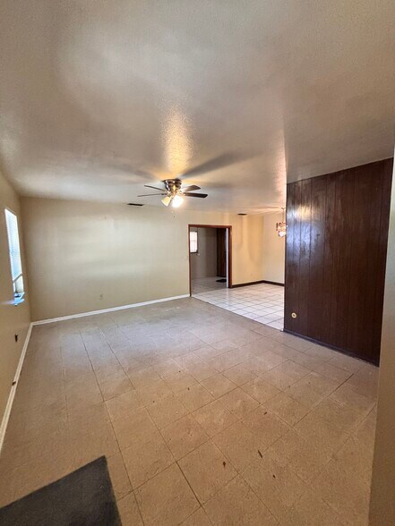 Building Photo - 3725 E 38th Ave