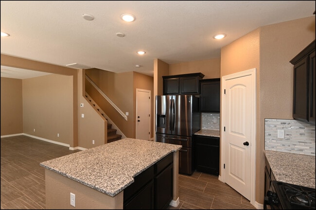 Building Photo - 4628 Marisabel Azcarate St