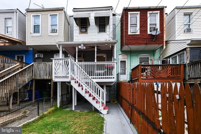 Building Photo - 2509 Christian St