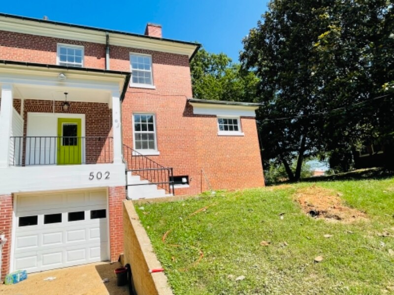 Building Photo - 500 N Thomas Rd