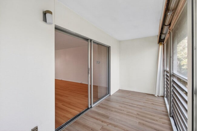 Building Photo - 1501 Cayman Way