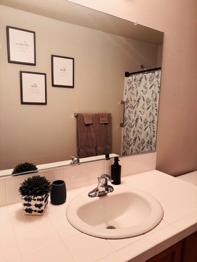 Building Photo - 12675 SW Night Heron Ln