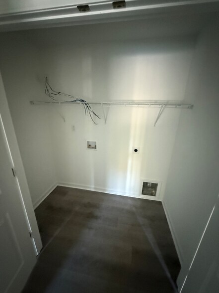 Building Photo - 190 Sheree Ln