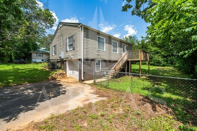 Building Photo - Charming 3-Bedroom Home in a Quiet, Convenient Neighborhood!