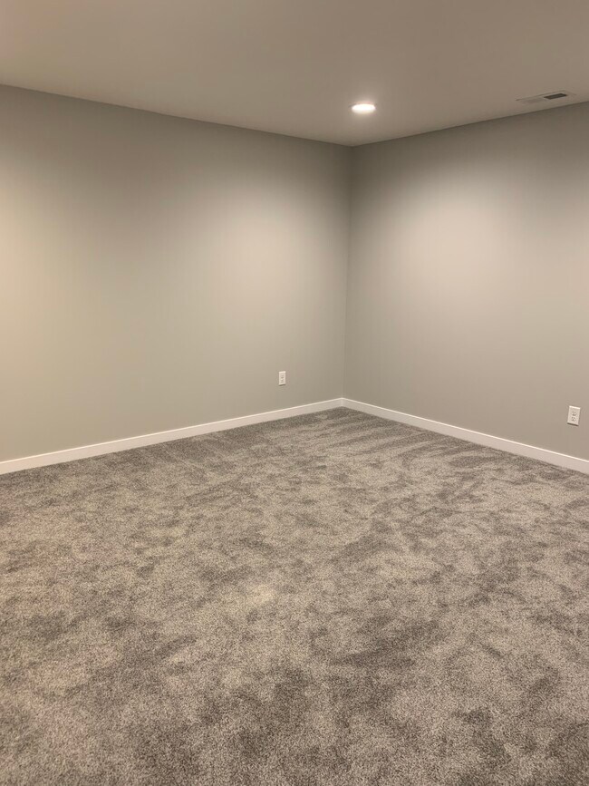 Building Photo - 5043 W Amarillo Dr