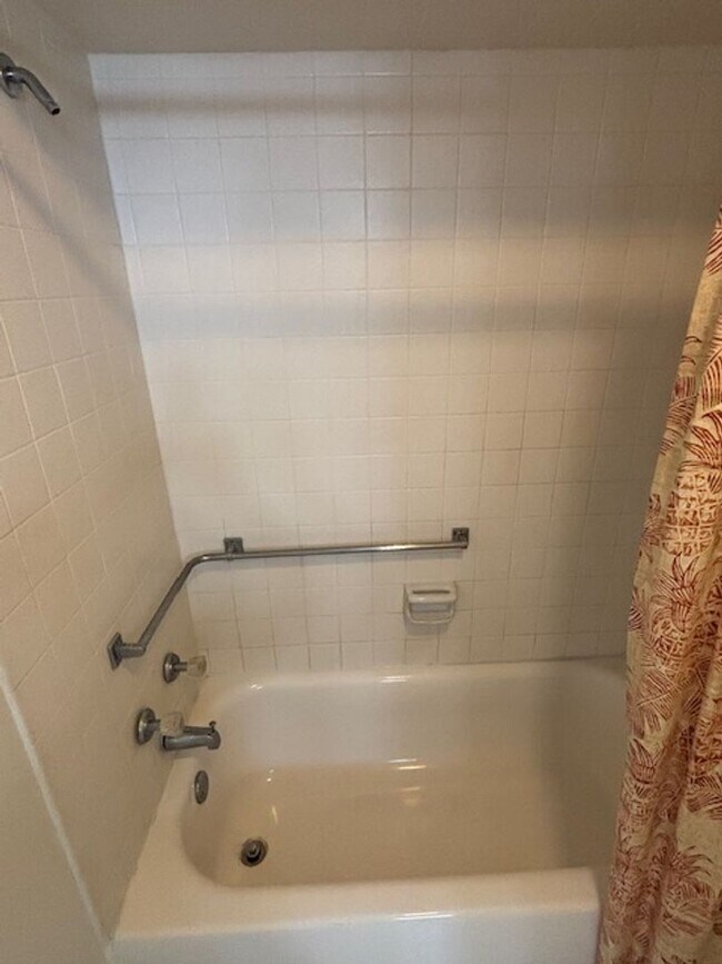 Building Photo - 55+, quaint 2/1 in a great community locat...