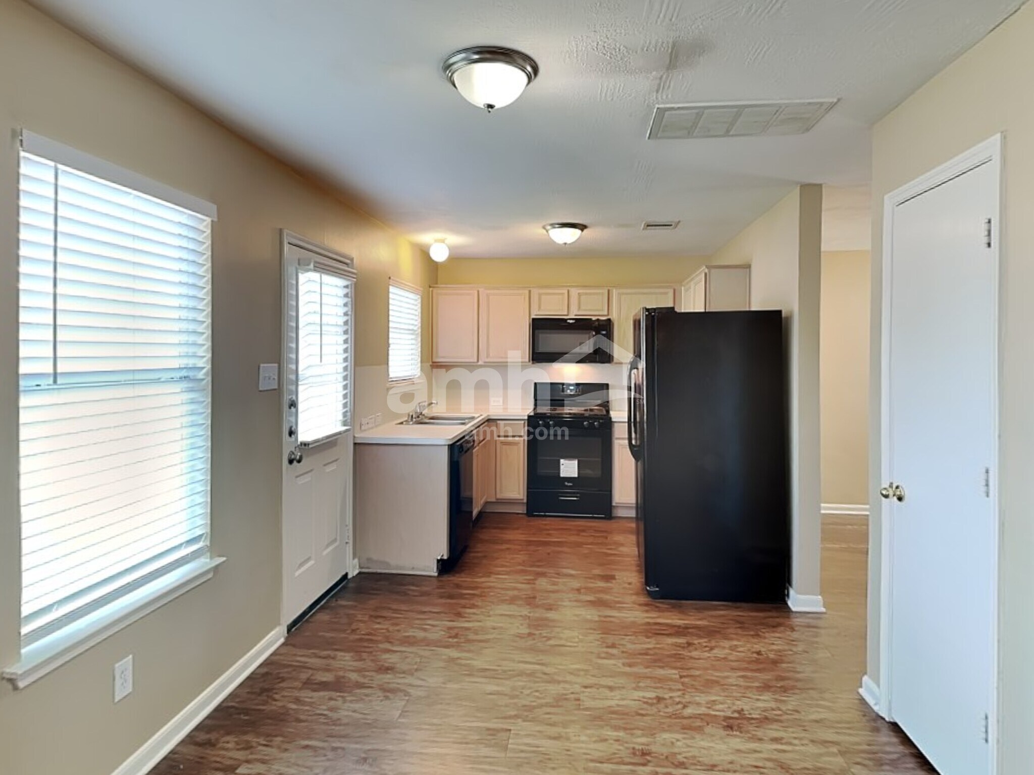 Building Photo - 7407 Tonsley Springs Dr