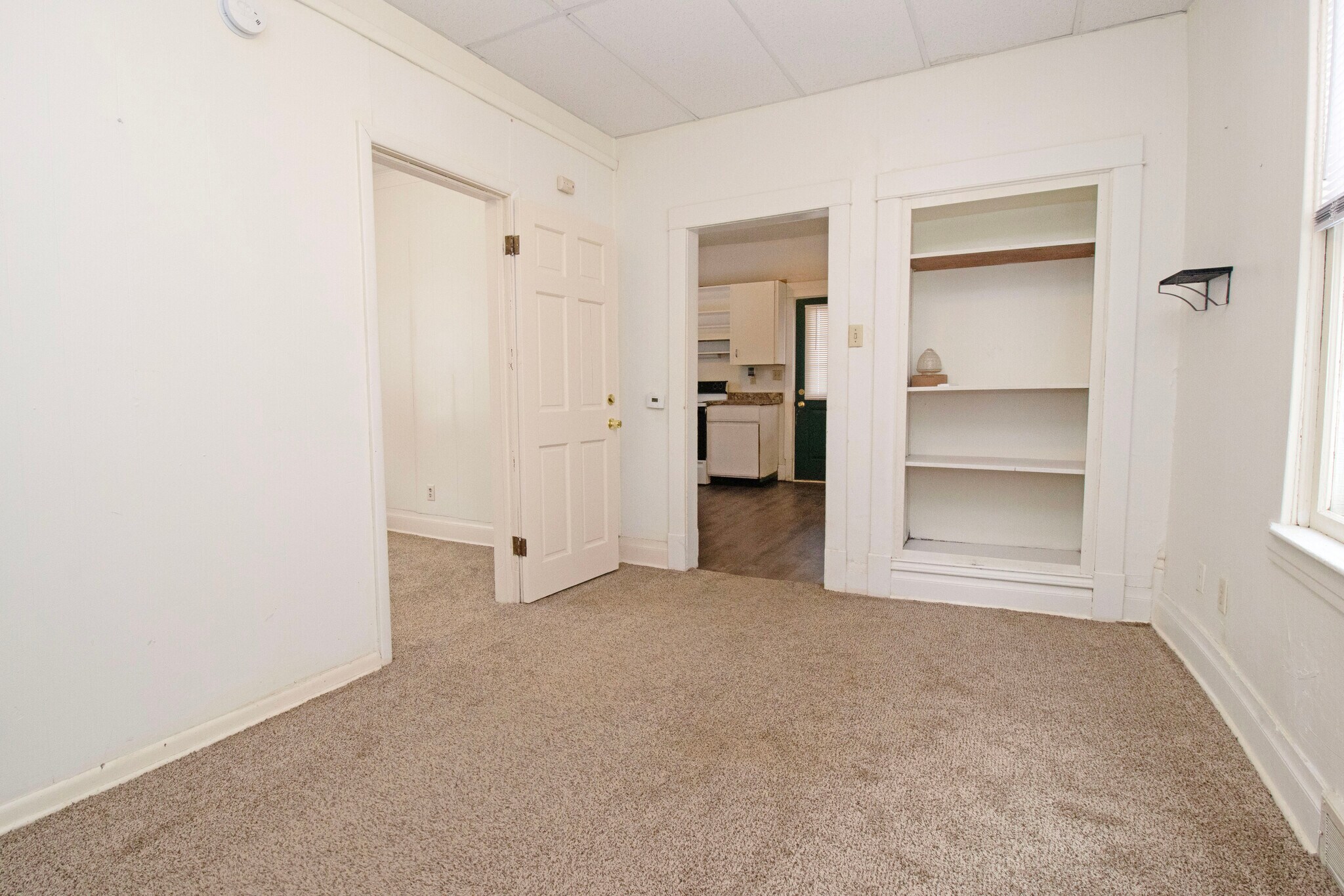 Building Photo - 612 7th Ave S