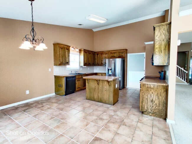 Building Photo - 1352 Fountain Lakes Dr