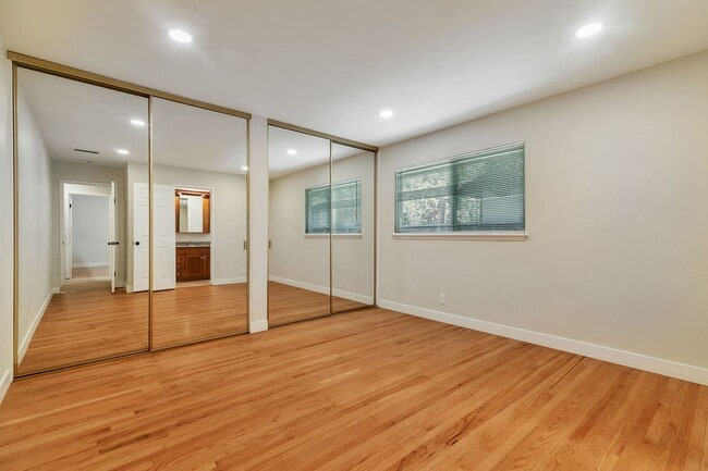 Building Photo - Move-In Ready Cambrian Gem – New Appliance...