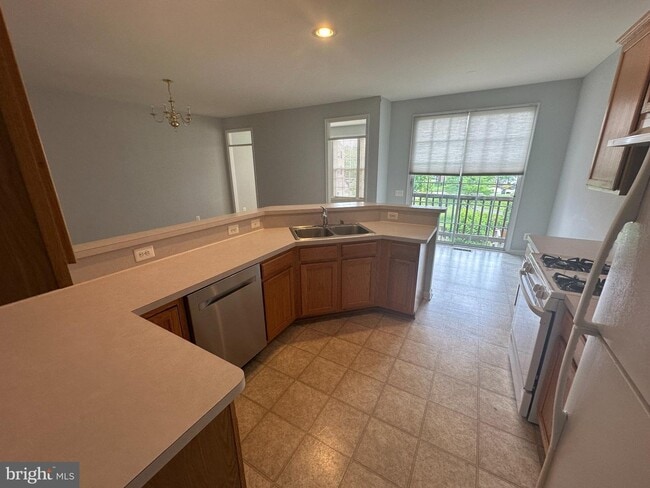 Building Photo - 45760 Smoketree Terrace