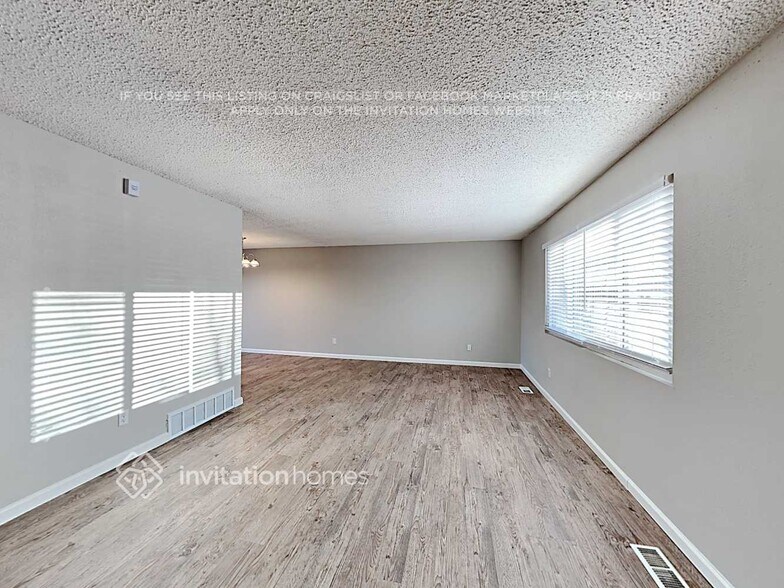 Building Photo - 9270 Osceola St