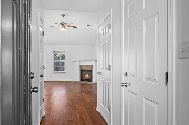 Building Photo - Updated 4bd 2 bath in Southaven