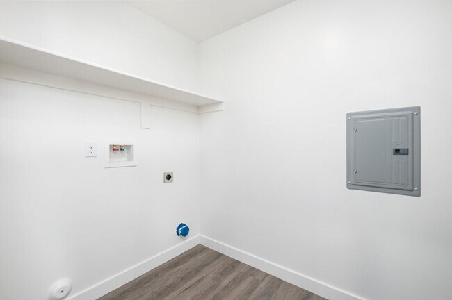 Building Photo - Charming Ashton Model Condo in Vista View:...