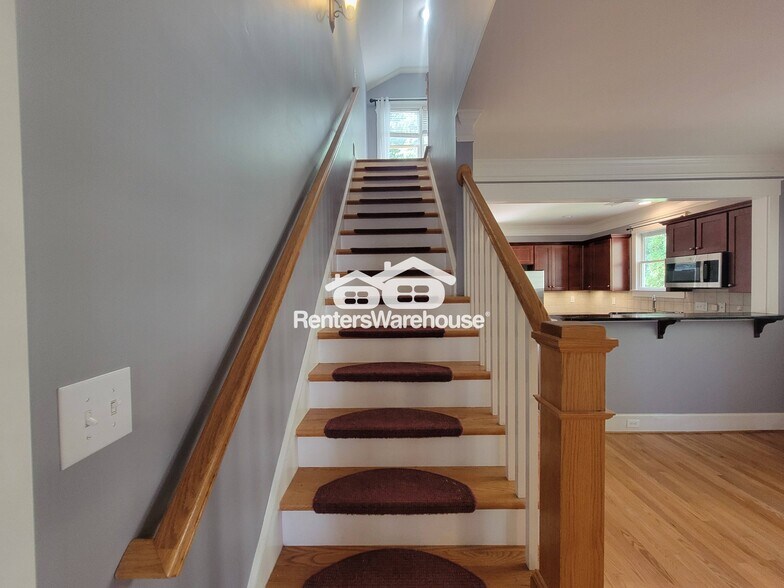 Building Photo - 1357 Benteen Park Dr SE