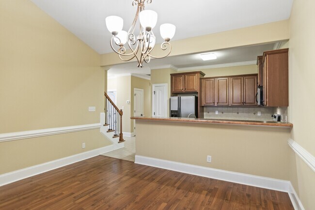 Building Photo - 1624 Brook Hollow Dr