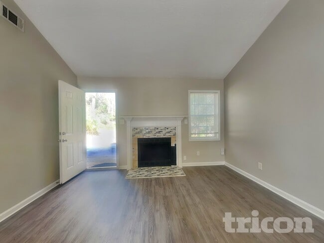 Building Photo - 850 Rambling Rose Ct NW