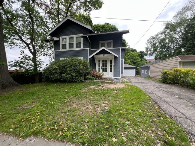 Primary Photo - 1741 Middlehurst Rd