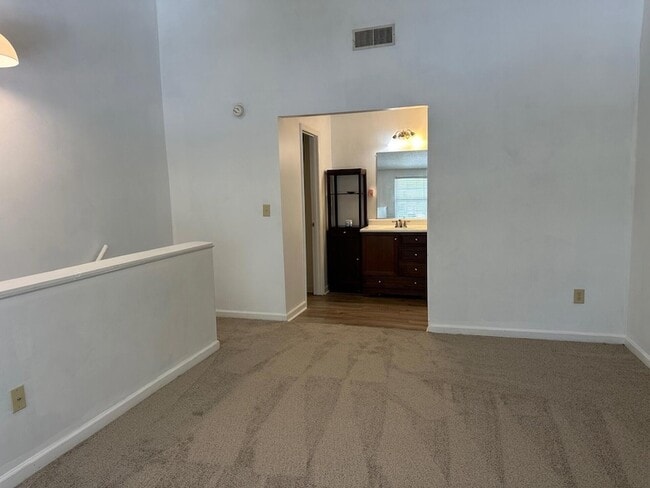 Building Photo - 2494 Etiwan Ave