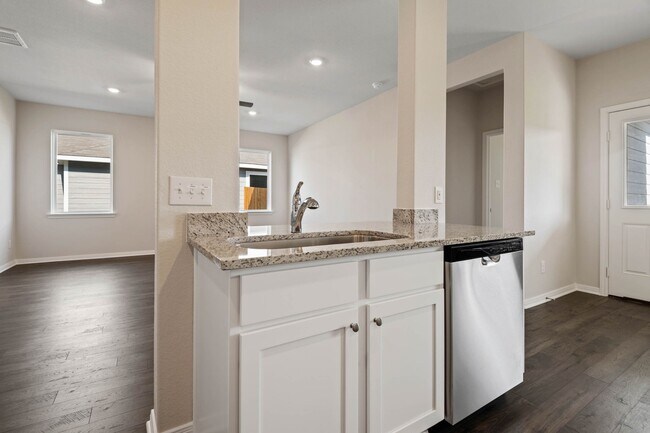 Building Photo - 15802 Berry Hl Dr