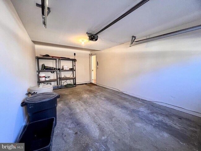 Building Photo - 1525 Templeton Pl