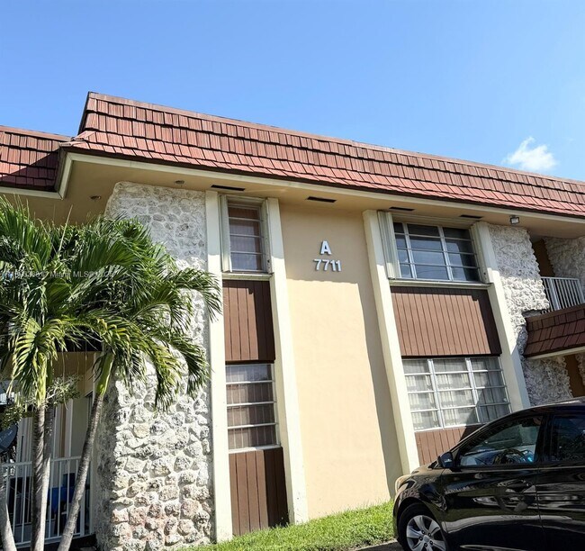Building Photo - 7711 SW 56th St