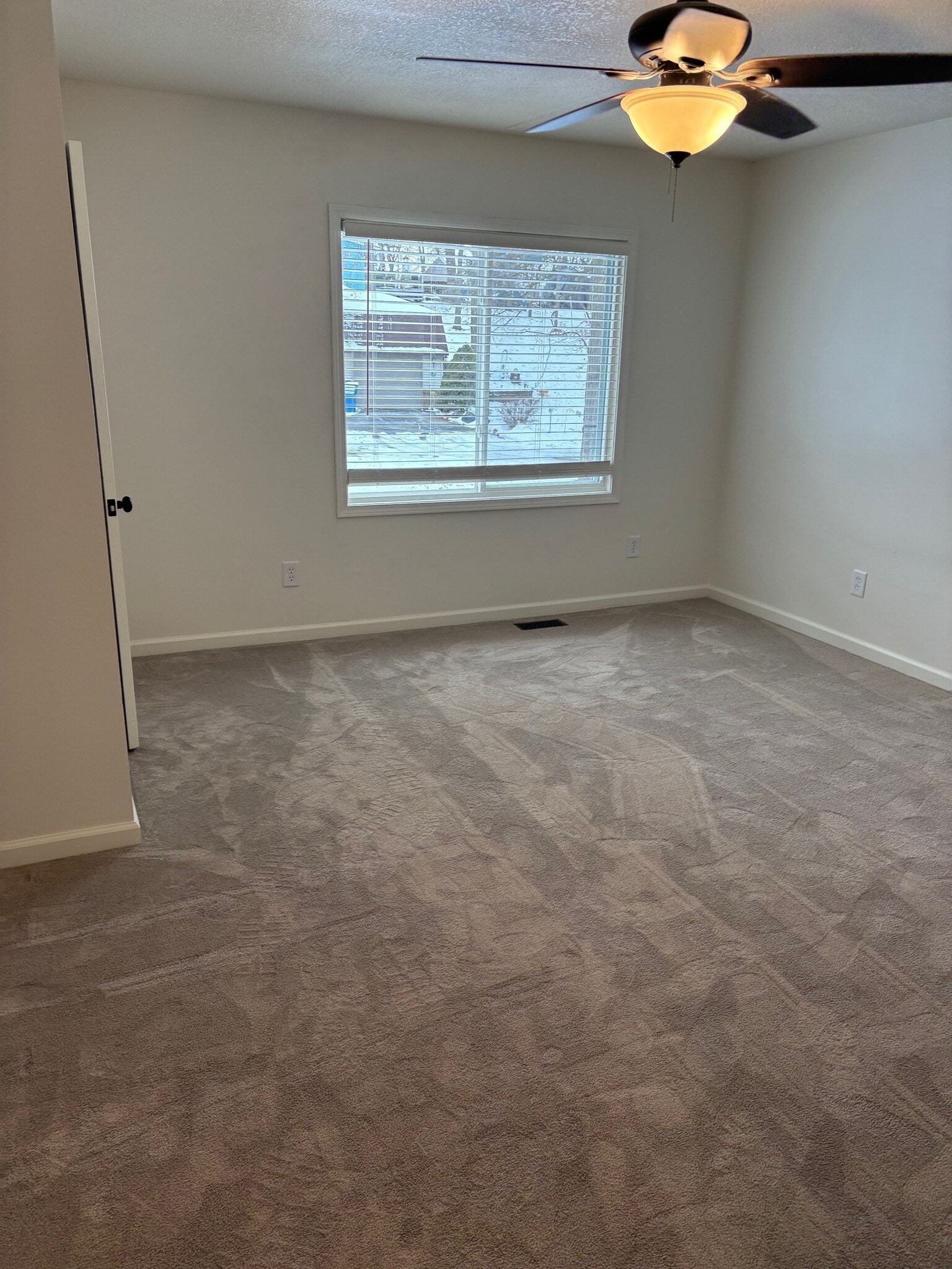 1st bedroom - 75 Lane 265 Lake James