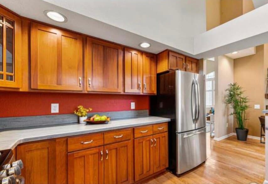 Fridge - 1545 Lodge Ln