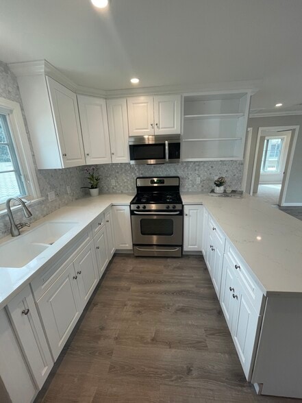 Kitchen - 2334 Del Mar Rd