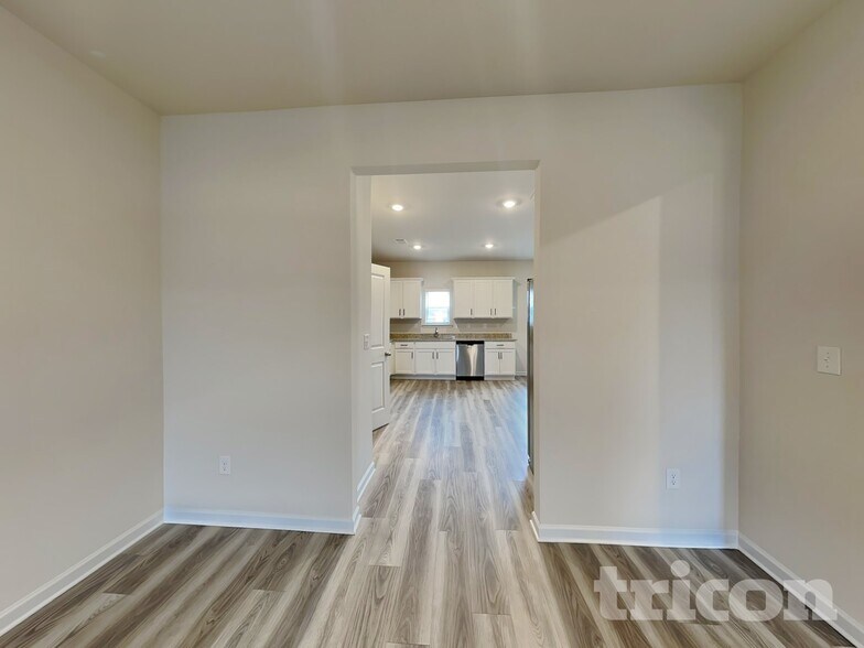 Building Photo - 244 Oliver Dr