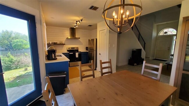 Building Photo - 10201 Sandy Beach Rd