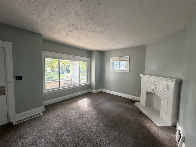 Building Photo - 13709 Rugby Rd